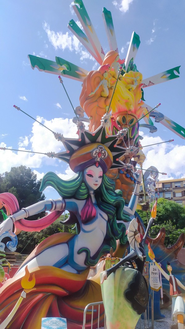 Hoguera Florida Plaza Via