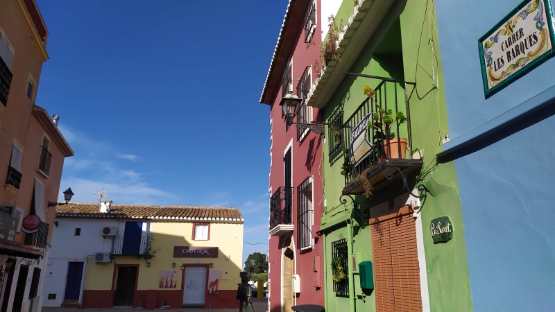 Carrer Les Barques