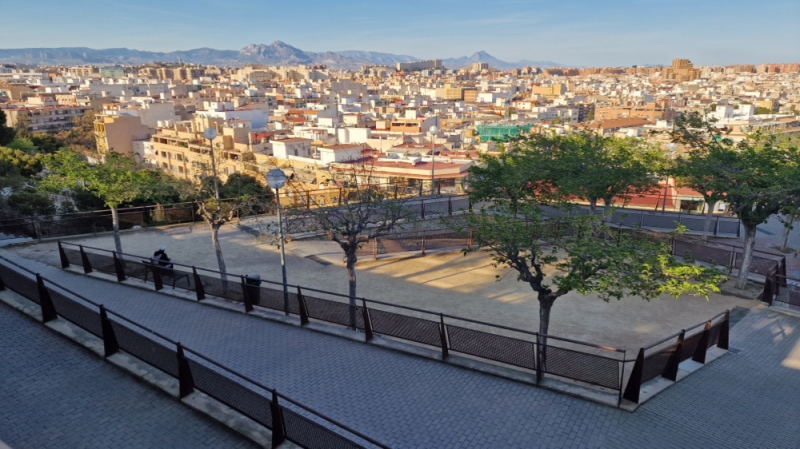 En el Monte Tossal el pulmn de Alicante 