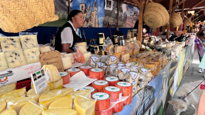 Tradicin, artesana, comida y fiesta